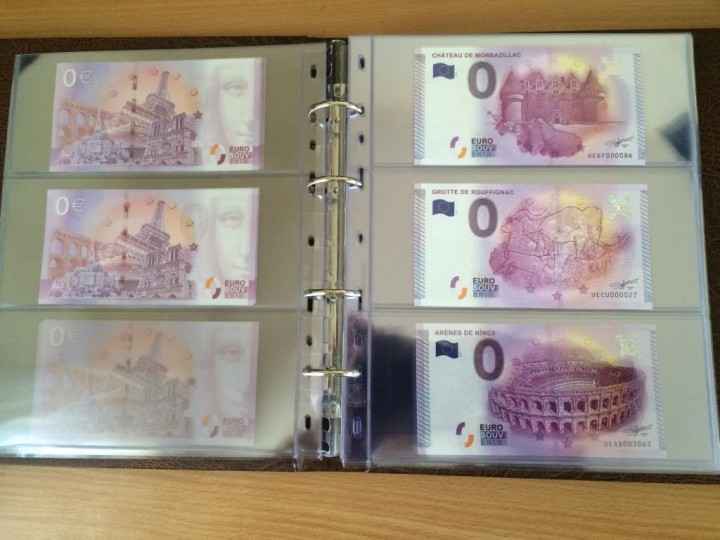 Classeur_BT.jpg (104.39 Kio) Consulté 47353 fois Classeur Billets Touristiques